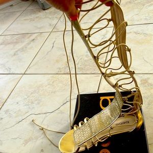 Bebe Gold Poleen gladiator sandals size 8 w/box